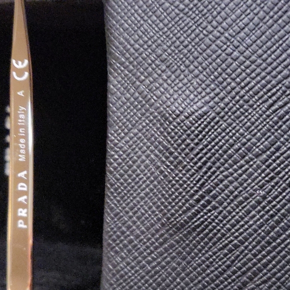 Authentic Prada sunglasses - Picture 5 of 9